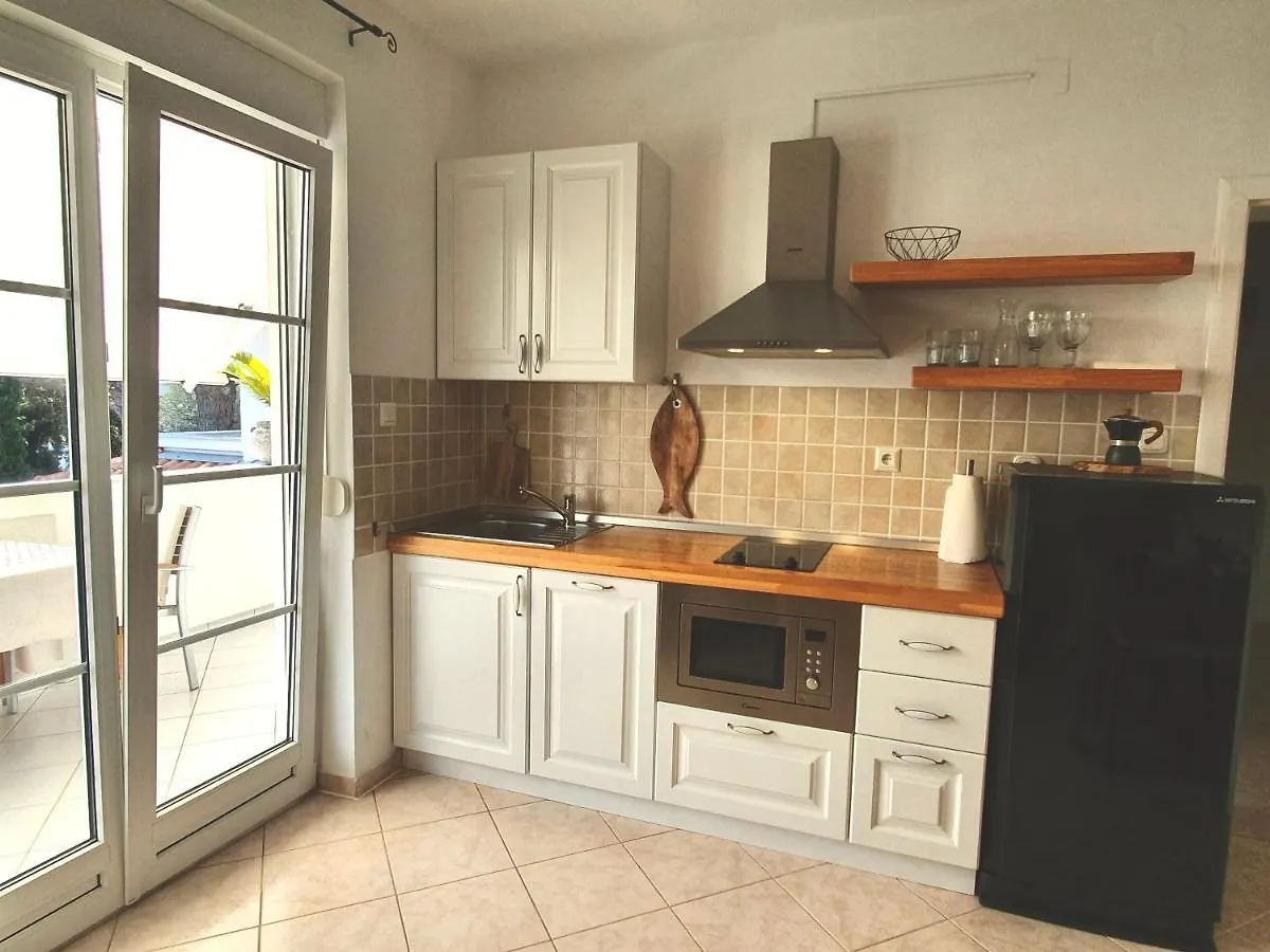 Villa Lucija Rab Town Apartment